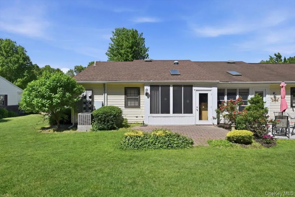 90 Knolls Drive Stony Brook, NY 11790