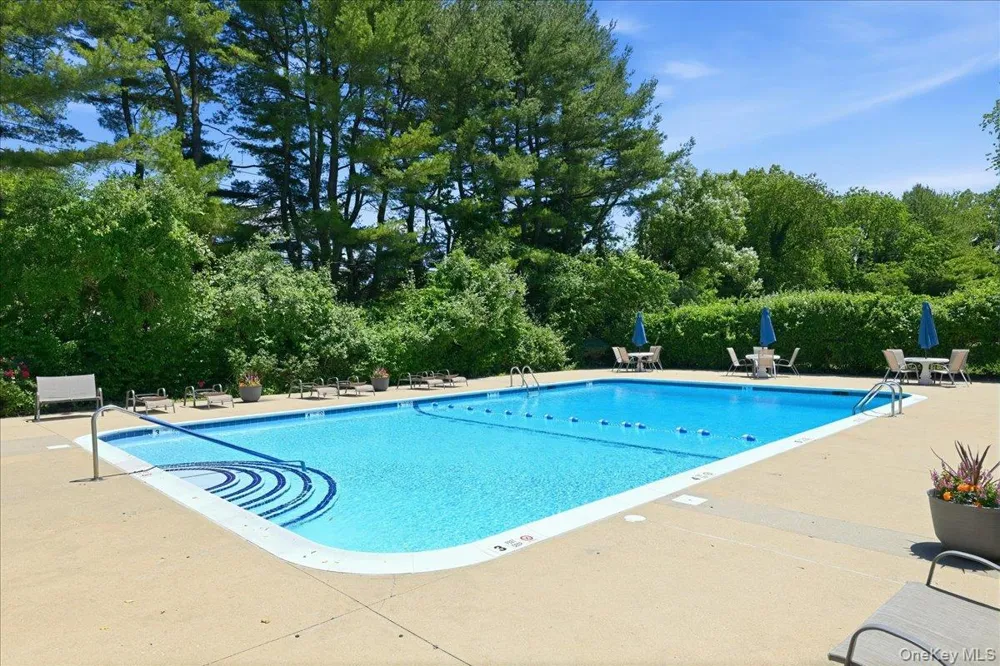 90 Knolls Drive Stony Brook, NY 11790