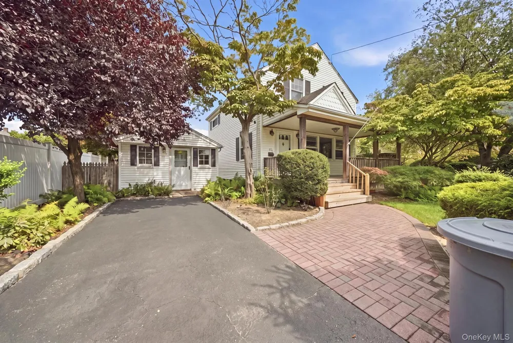 496 Windsor Place Oceanside, NY 11572