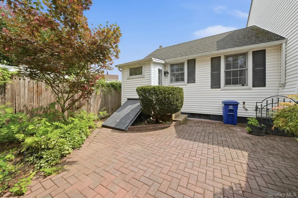 496 Windsor Place Oceanside, NY 11572