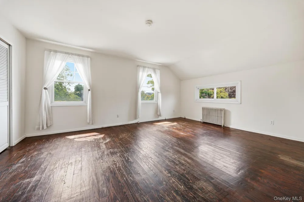 496 Windsor Place Oceanside, NY 11572