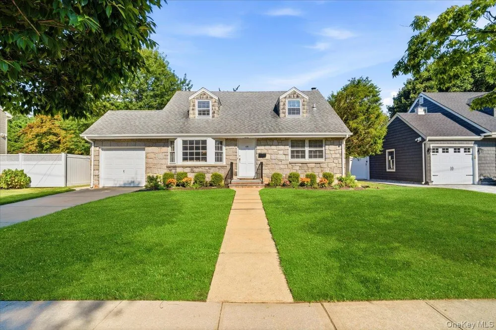 68 Roy Avenue Massapequa, NY 11758