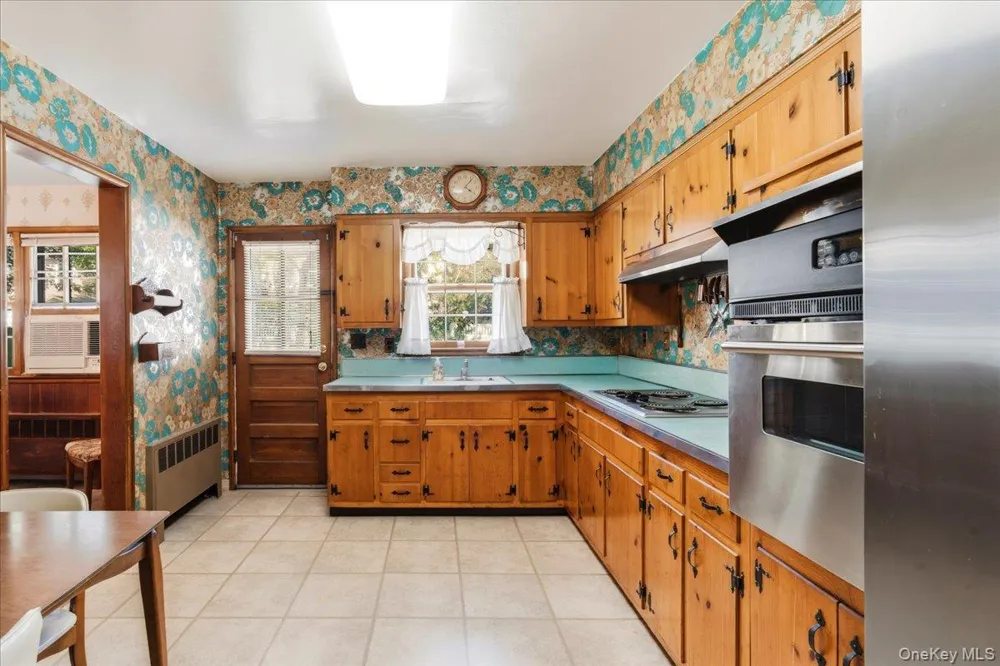 68 Roy Avenue Massapequa, NY 11758