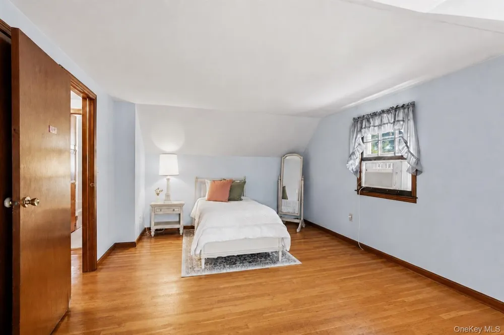 68 Roy Avenue Massapequa, NY 11758