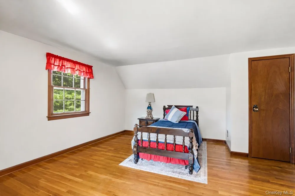 68 Roy Avenue Massapequa, NY 11758
