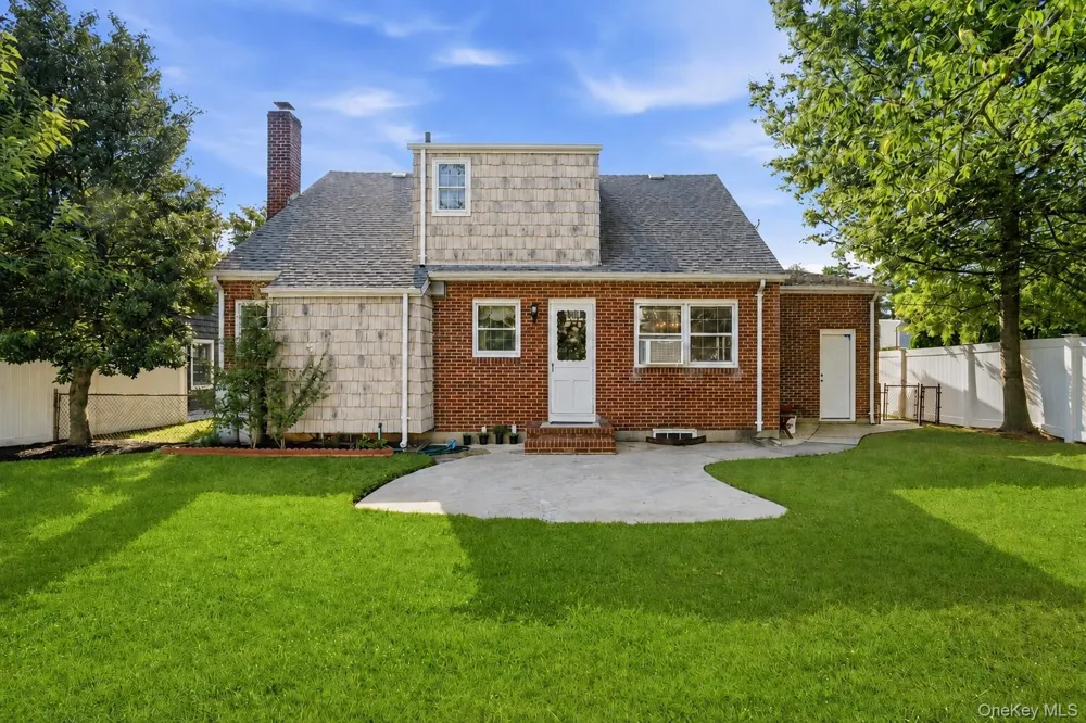 68 Roy Avenue Massapequa, NY 11758