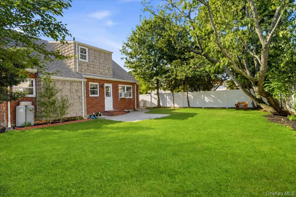 68 Roy Avenue Massapequa, NY 11758