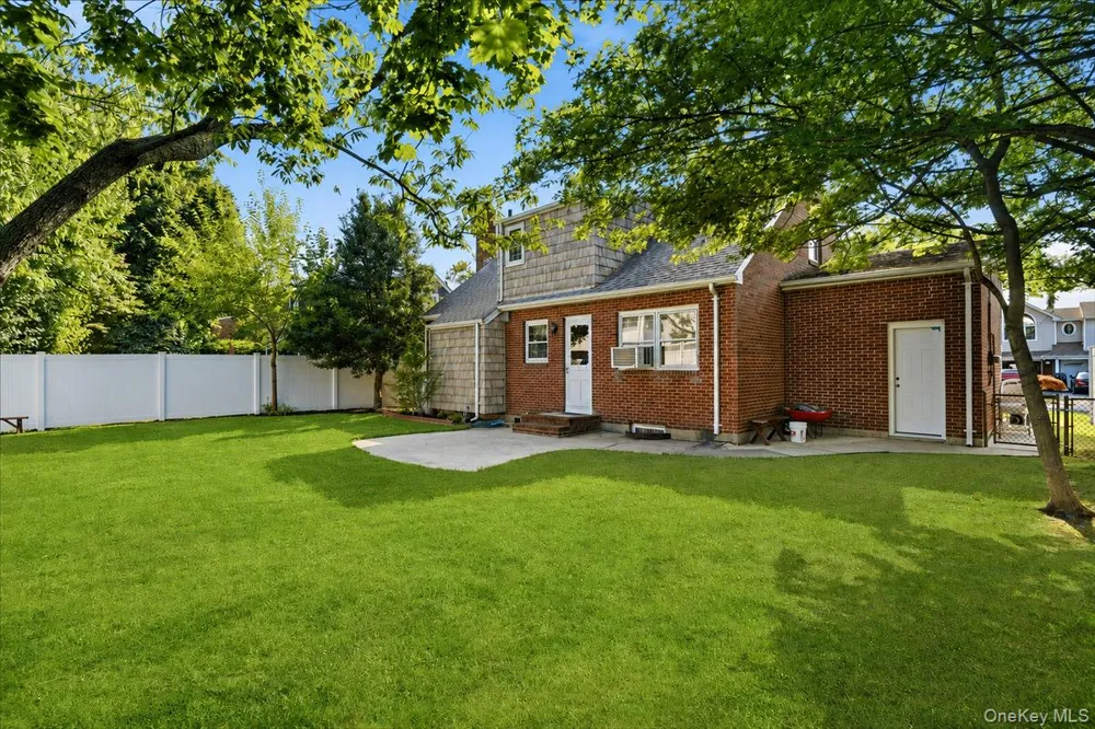 68 Roy Avenue Massapequa, NY 11758