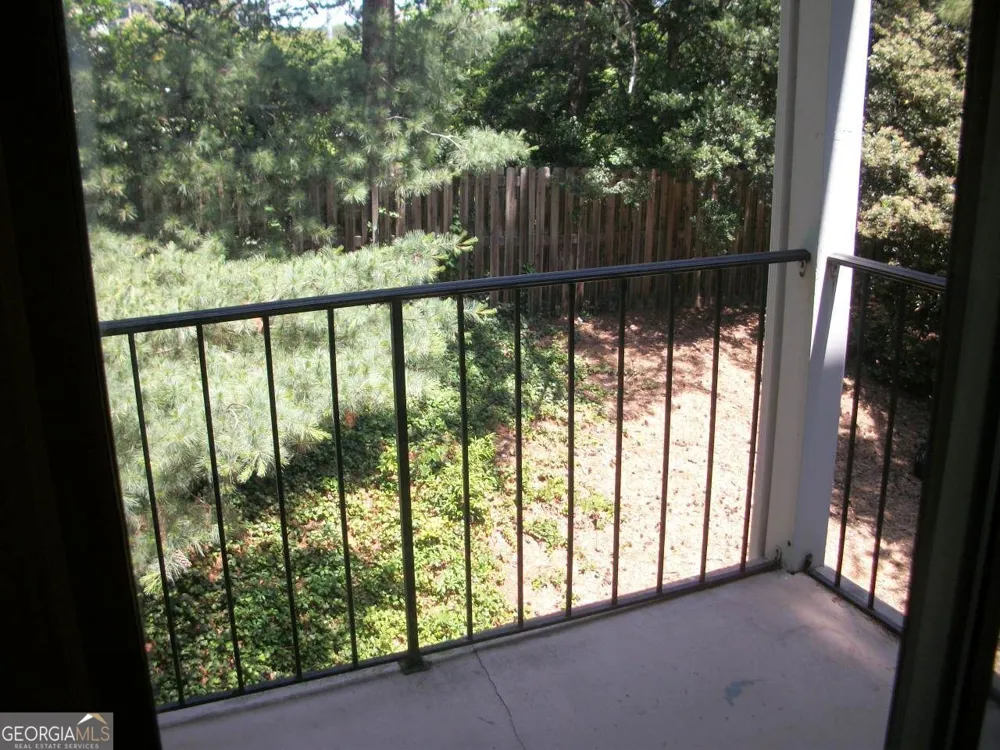 207 Granville CT Sandy Springs, GA 30328