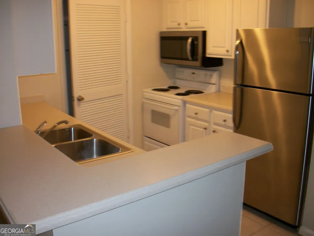 207 Granville CT Sandy Springs, GA 30328
