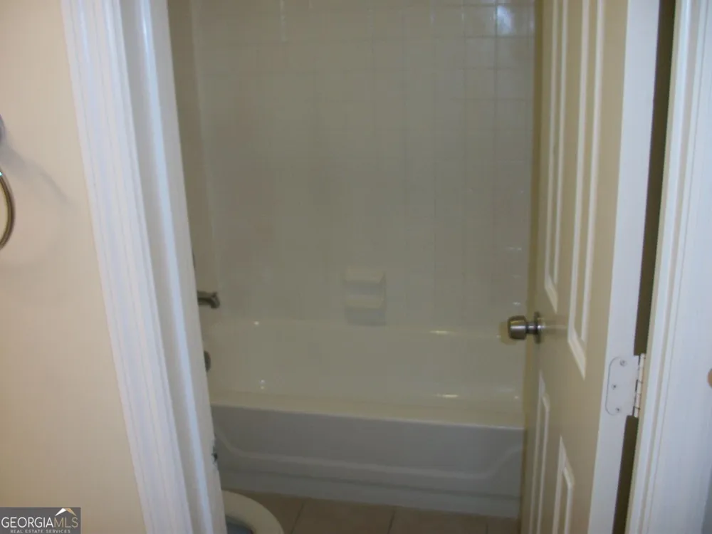 207 Granville CT Sandy Springs, GA 30328