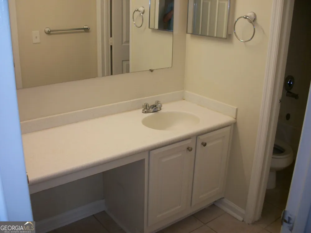 207 Granville CT Sandy Springs, GA 30328