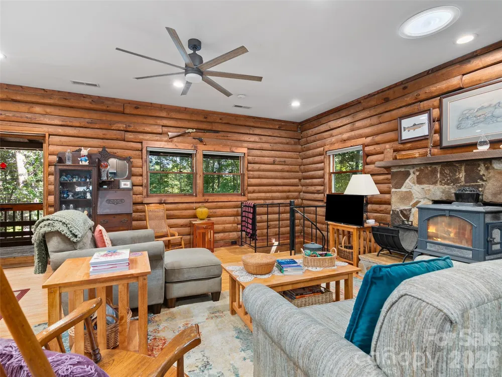 185 Rainbow Lake Drive Brevard, NC 28712