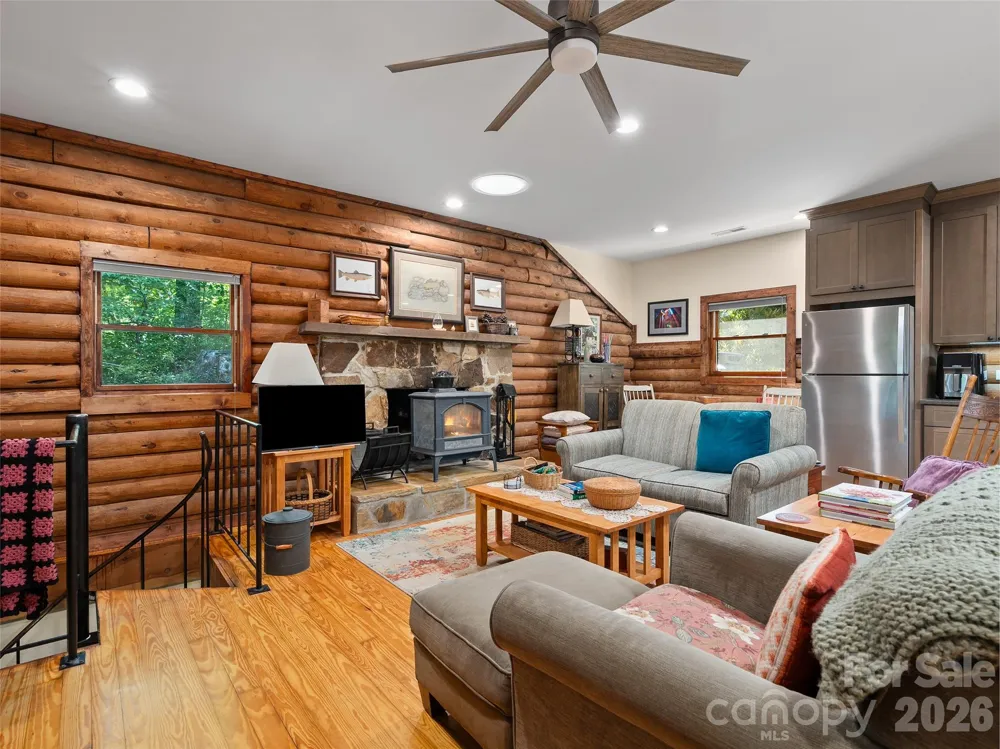 185 Rainbow Lake Drive Brevard, NC 28712