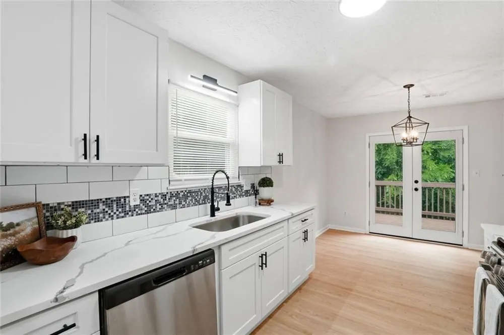 6839 Silver Maple Drive Rex, GA 30273