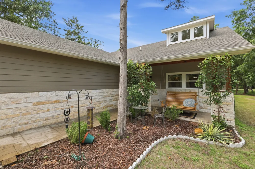 733 King Arthur Ct Scroggins, TX 75480