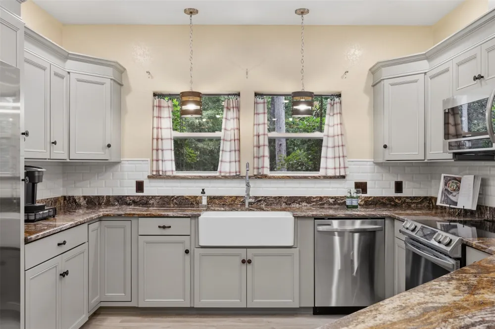 733 King Arthur Ct Scroggins, TX 75480