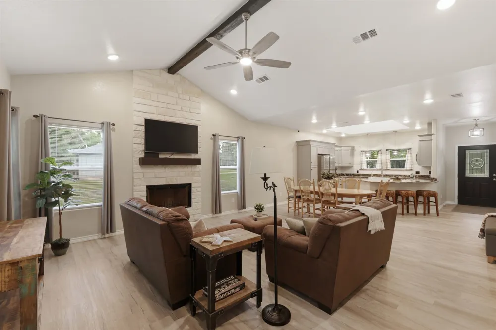 733 King Arthur Ct Scroggins, TX 75480