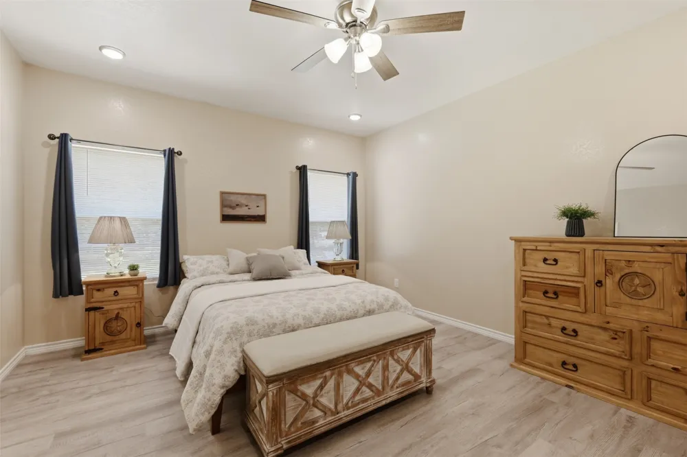 733 King Arthur Ct Scroggins, TX 75480