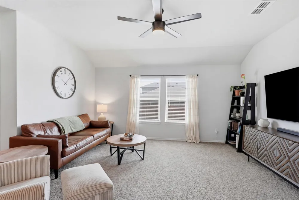 613 Whitecomb Lane Justin, TX 76247