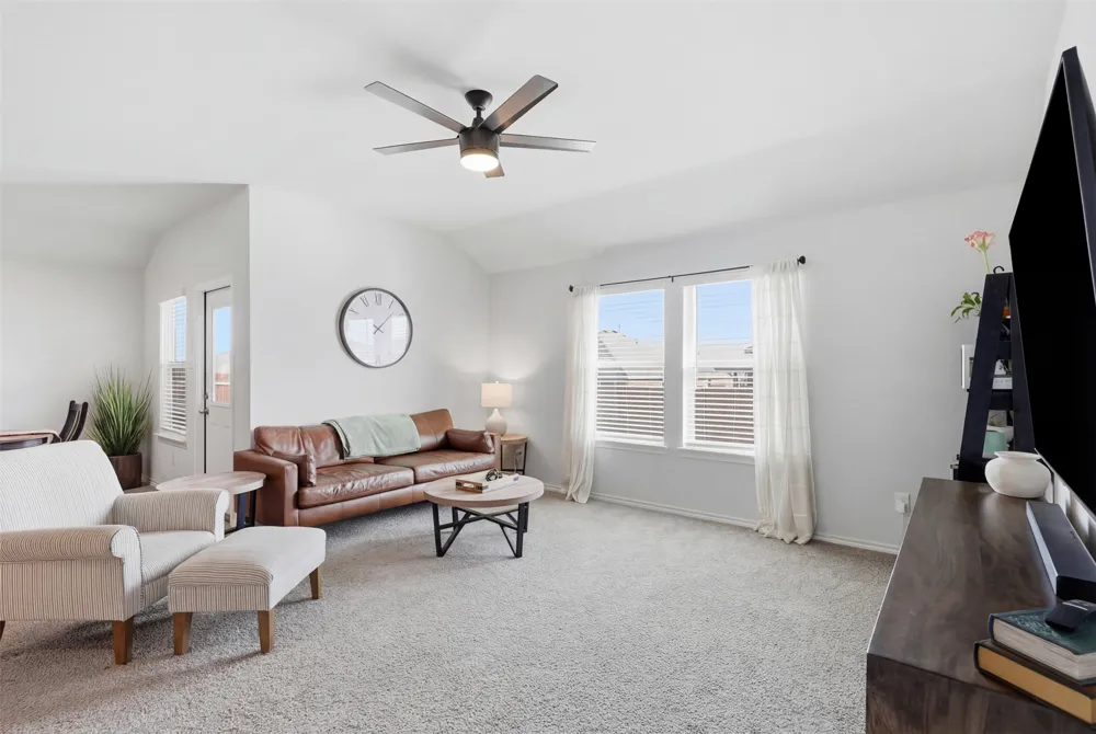 613 Whitecomb Lane Justin, TX 76247