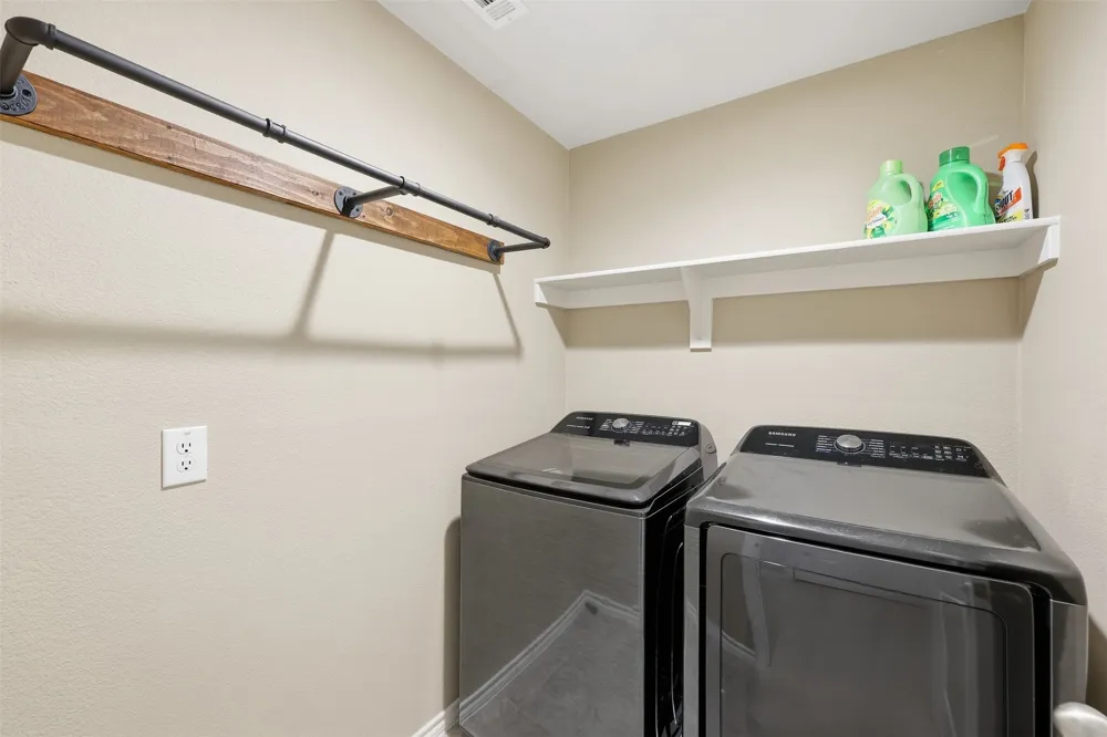 613 Whitecomb Lane Justin, TX 76247