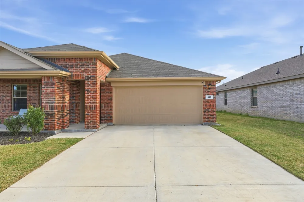 613 Whitecomb Lane Justin, TX 76247