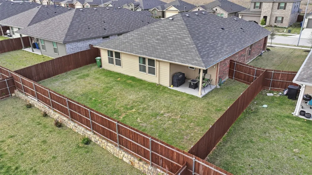 613 Whitecomb Lane Justin, TX 76247