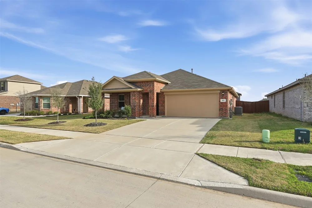 613 Whitecomb Lane Justin, TX 76247