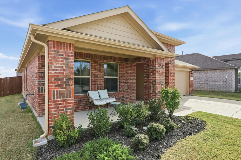 613 Whitecomb Lane Justin, TX 76247