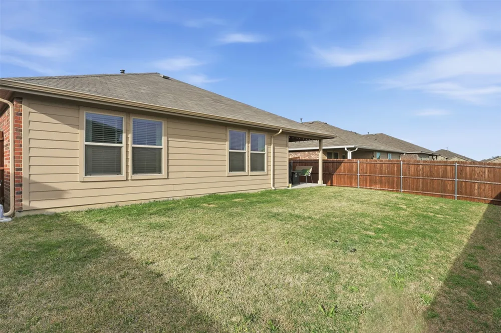 613 Whitecomb Lane Justin, TX 76247