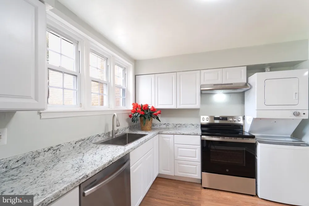 14421 SAGUARO PLACE Centreville, VA 20121
