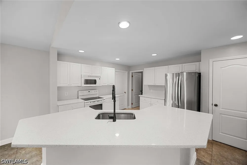 NE 10th Lane Cape Coral, FL 33909