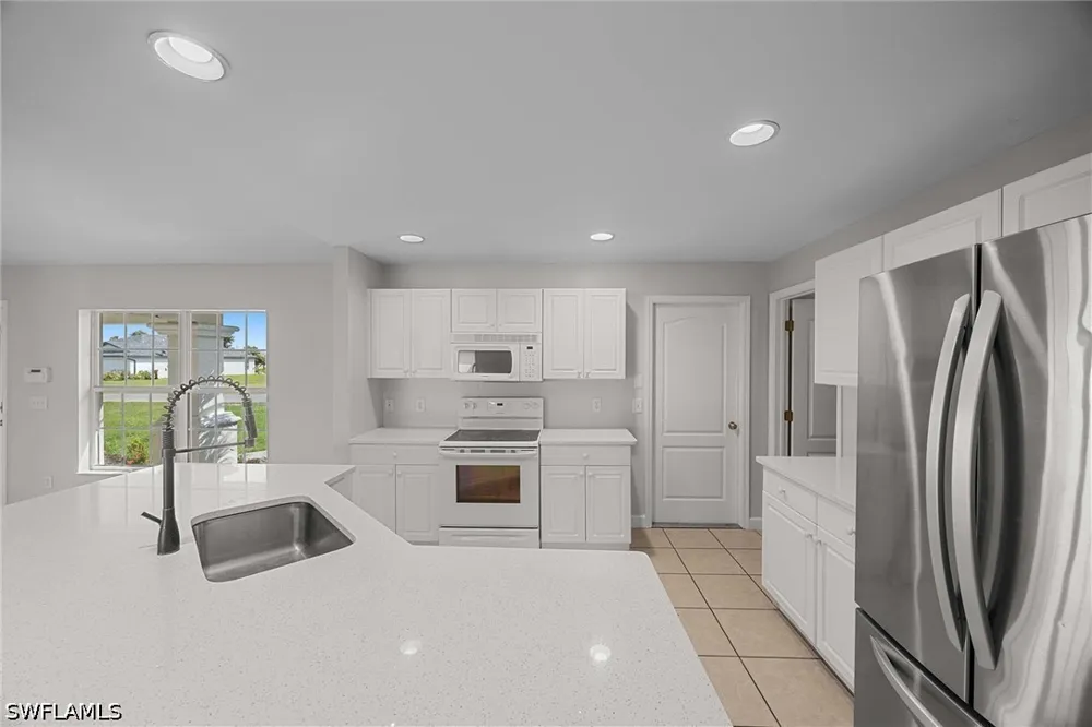 NE 10th Lane Cape Coral, FL 33909