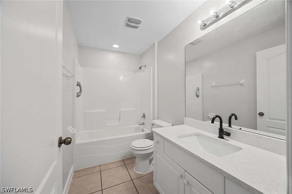 NE 10th Lane Cape Coral, FL 33909