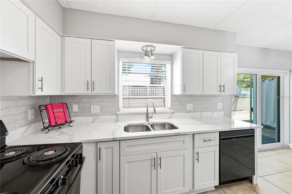 1170 RUE DES CHATEAUX #1A South Pasadena, FL 33707