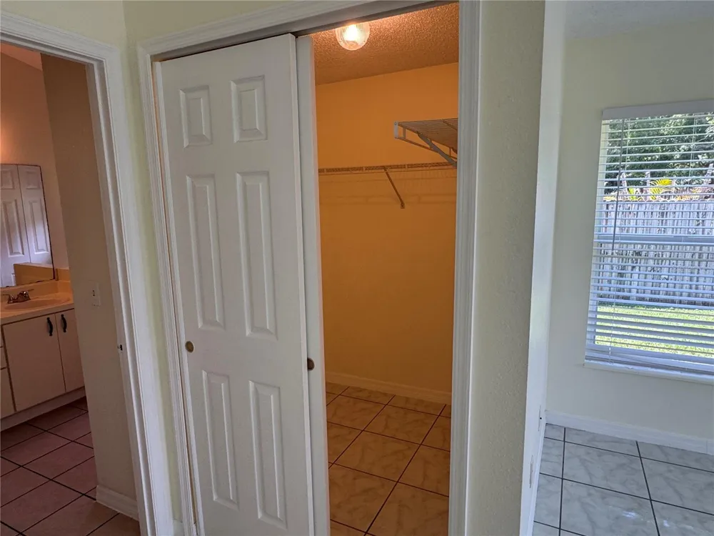 7872 ELMSTONE CIRCLE Orlando, FL 32822