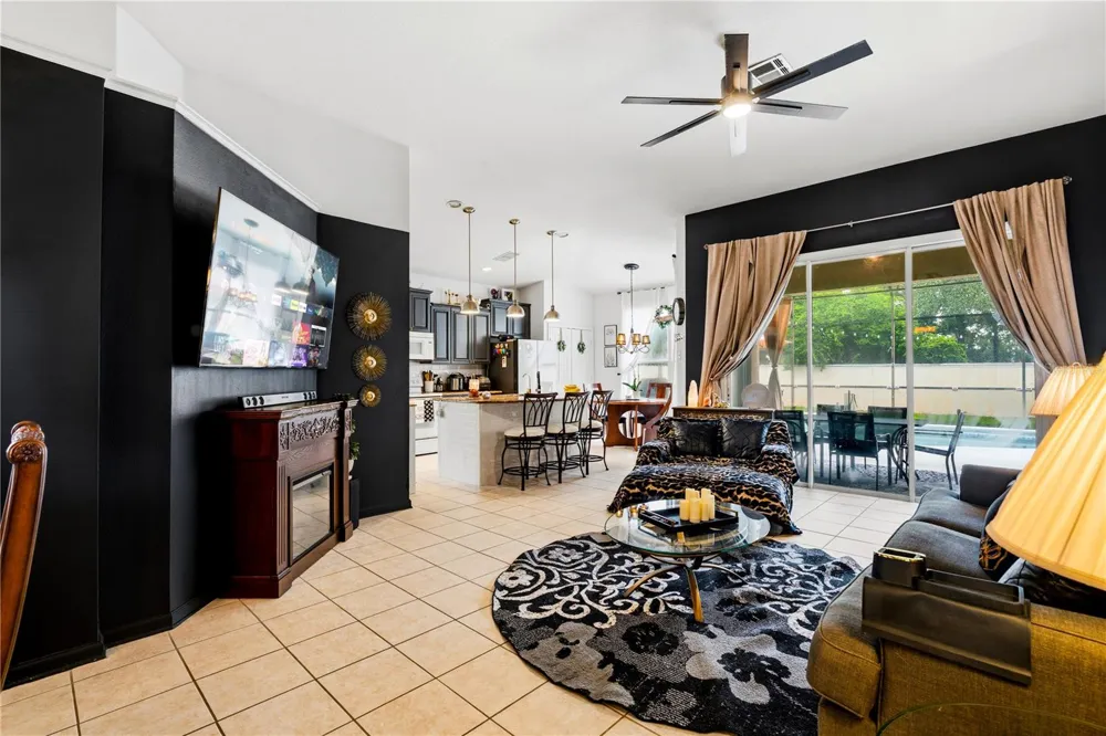 8066 KING PALM CIRCLE Kissimmee, FL 34747