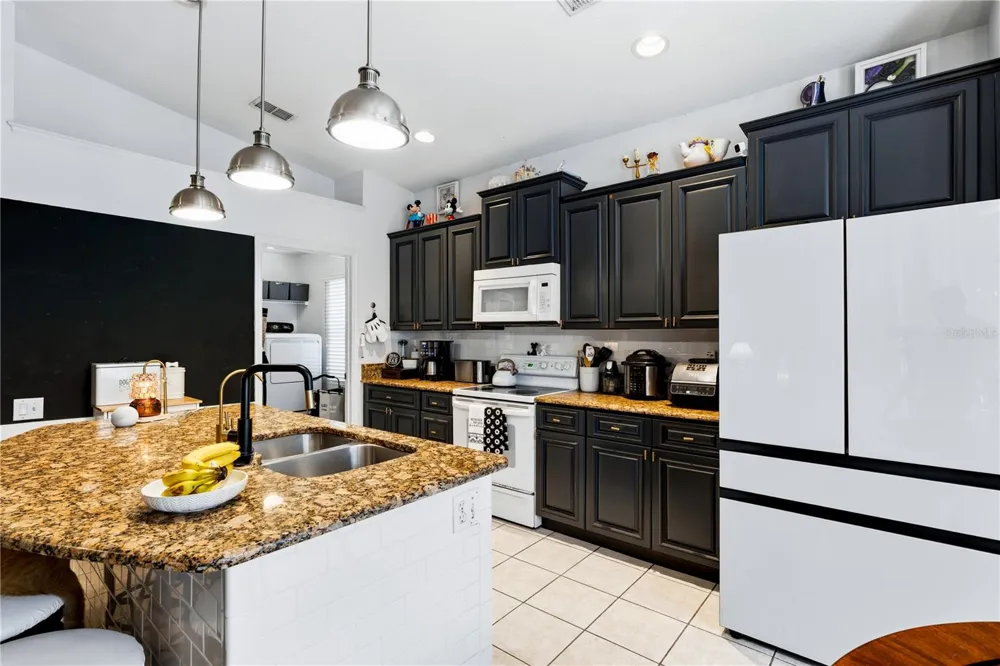 8066 KING PALM CIRCLE Kissimmee, FL 34747