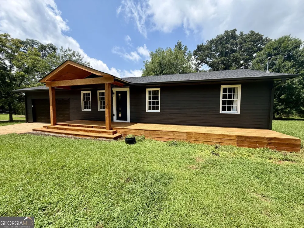 85 Martin ST Carrollton, GA 30117