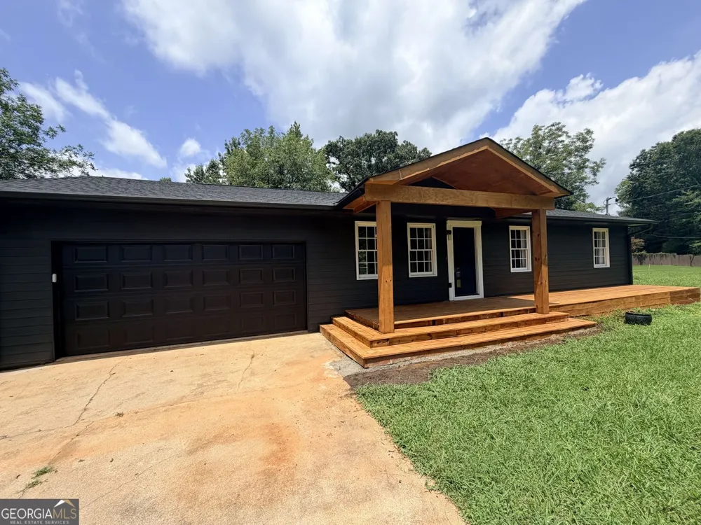 85 Martin ST Carrollton, GA 30117