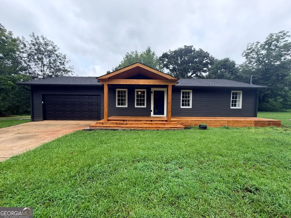 85 Martin ST Carrollton, GA 30117