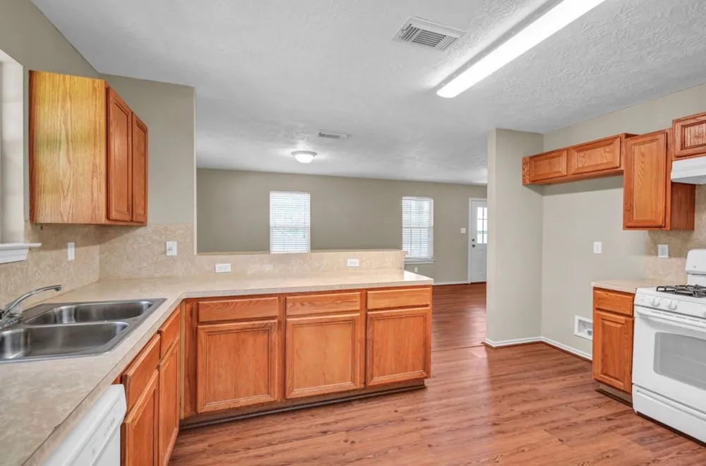123 Robinson Road Oyster Creek, TX 77541