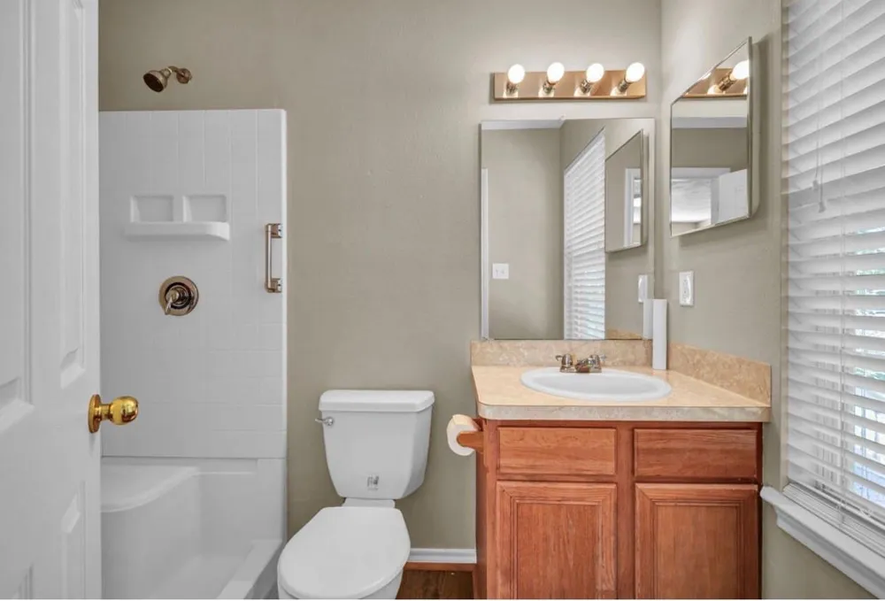 123 Robinson Road Oyster Creek, TX 77541