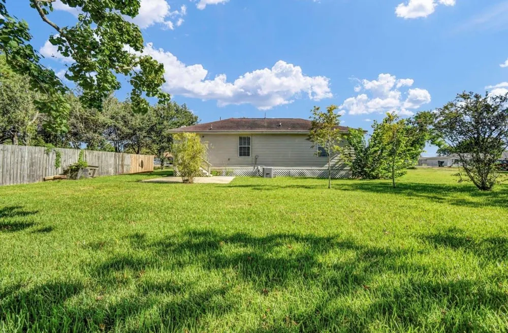 123 Robinson Road Oyster Creek, TX 77541