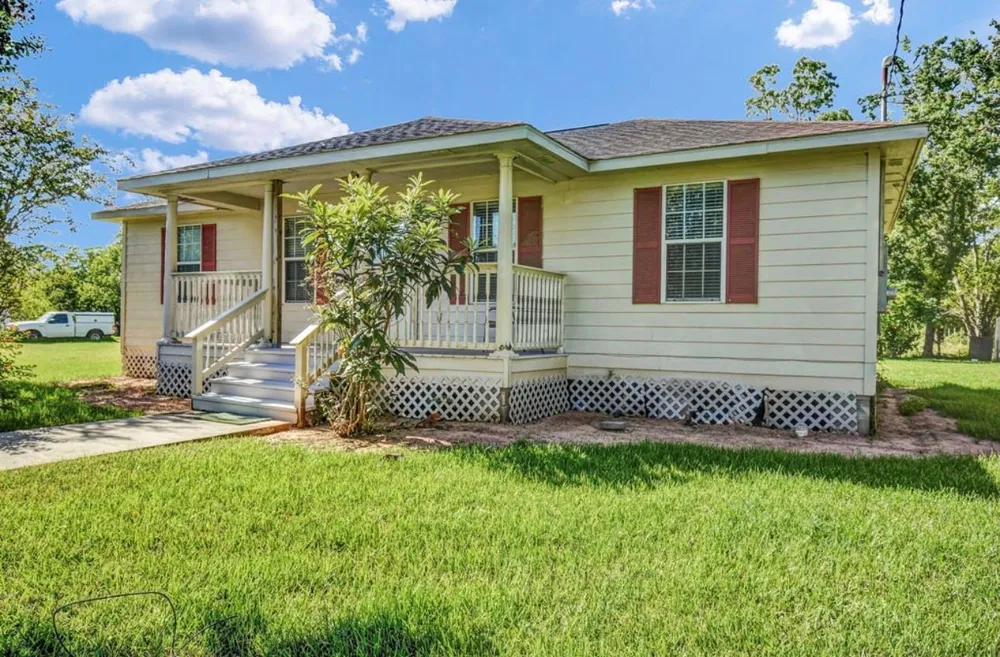 123 Robinson Road Oyster Creek, TX 77541