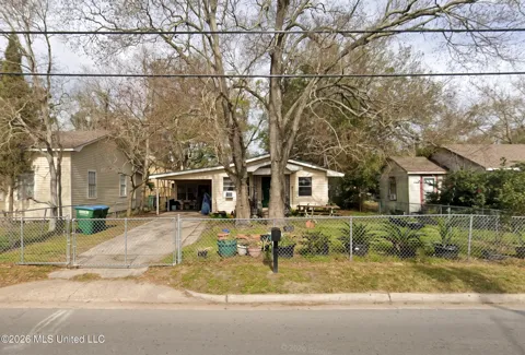 1307 Live Oak Avenue