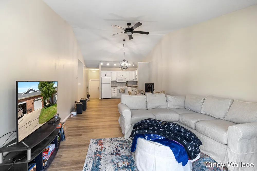 161 Laurelwood Court SW #98 Grand Rapids, MI 49548