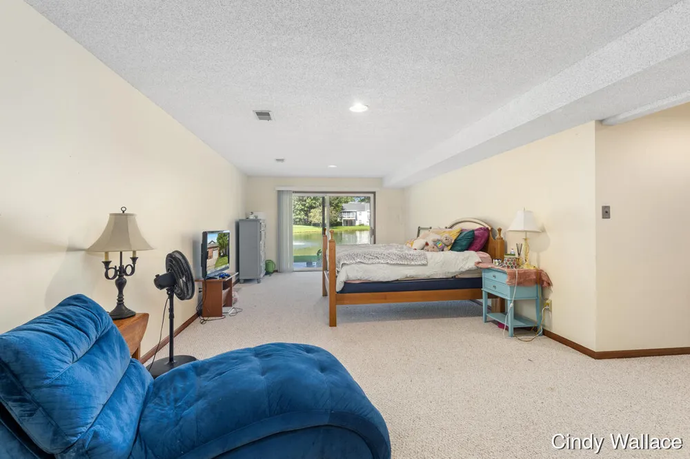 161 Laurelwood Court SW #98 Grand Rapids, MI 49548