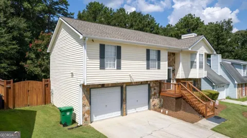 1046 Redan Trace